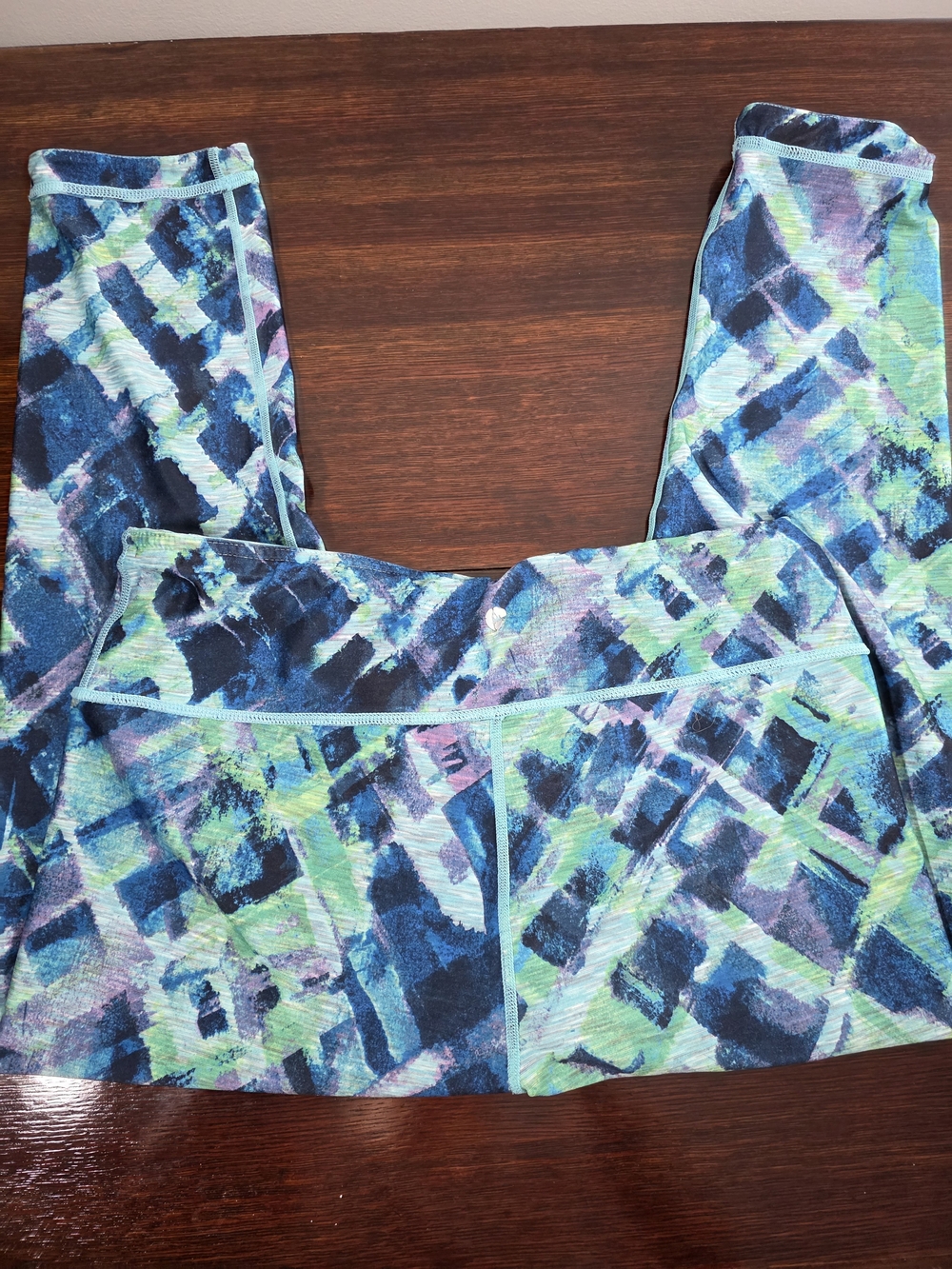 Women’s Reversible Workout Capri Leggings Size Large Blue Green